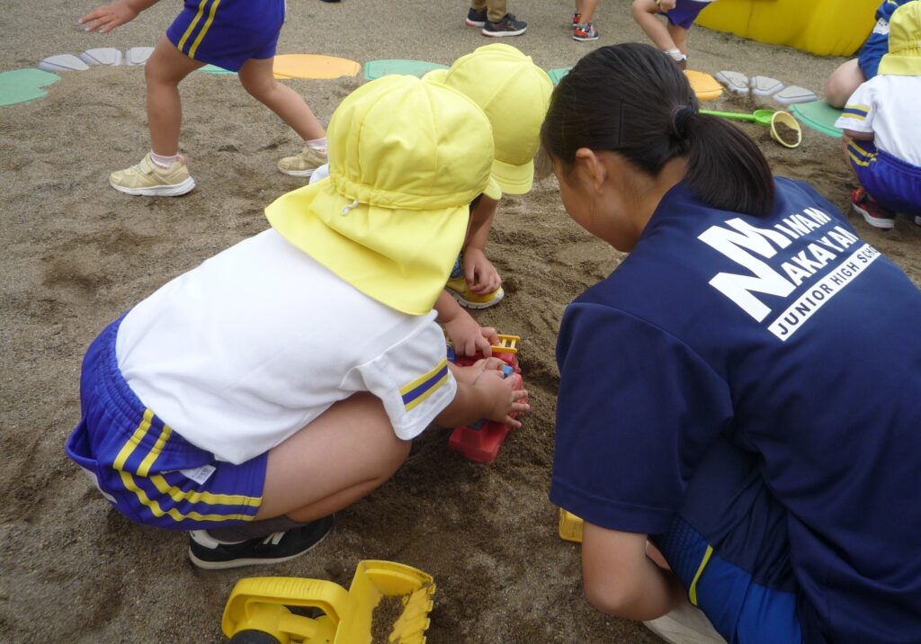 中学生と交流しています！